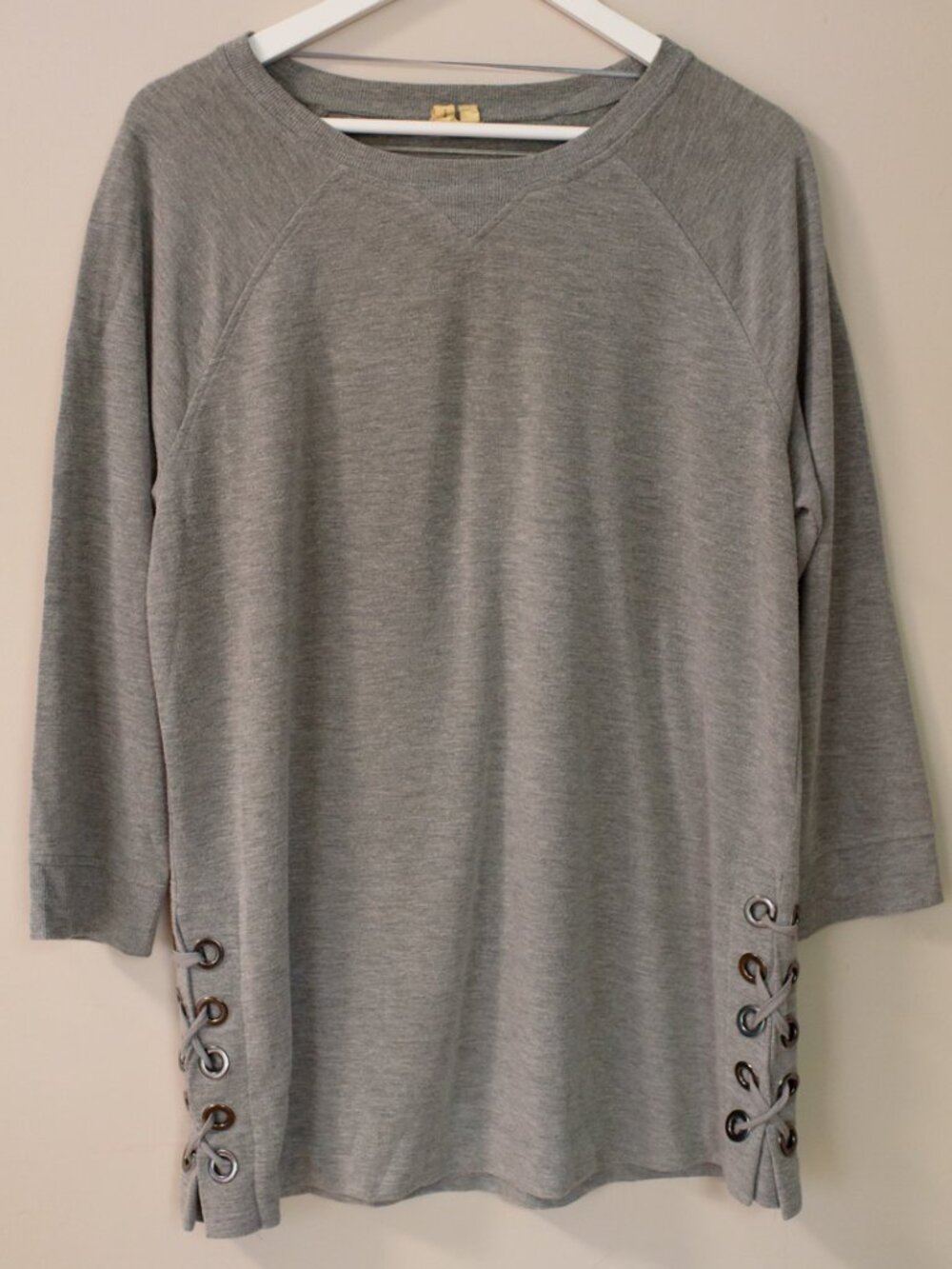 Cable & Gauge grey thin sweatshirt with corset detail on sides